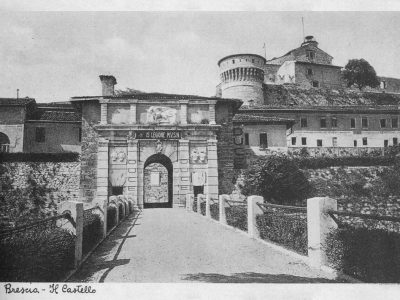1928. Cartolina dell’ingresso del Castello.